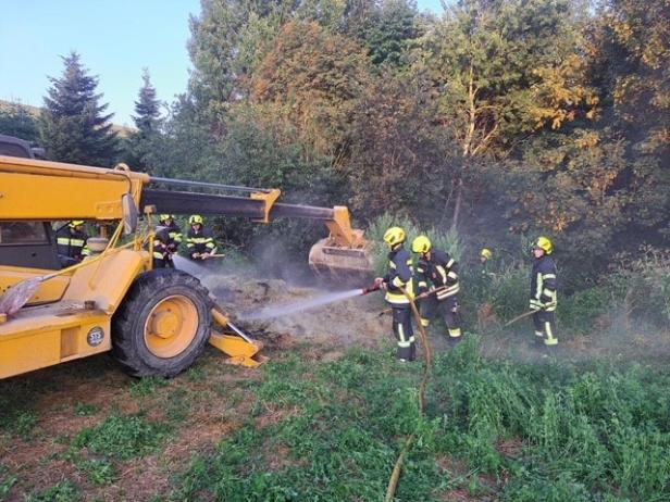 Heu und Wurzelwerk fingen Feuer: Flurbrand konnte verhindert werden