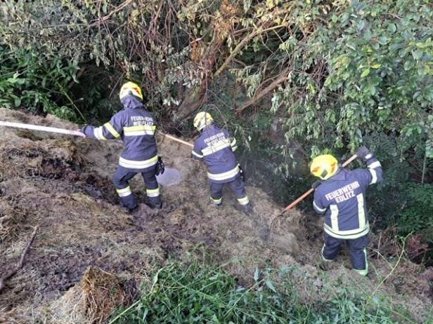 Heu und Wurzelwerk fingen Feuer: Flurbrand konnte verhindert werden