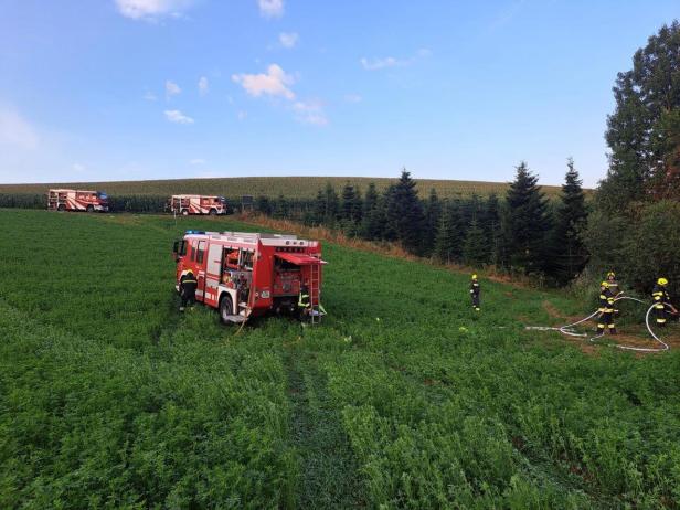 Heu und Wurzelwerk fingen Feuer: Flurbrand konnte verhindert werden