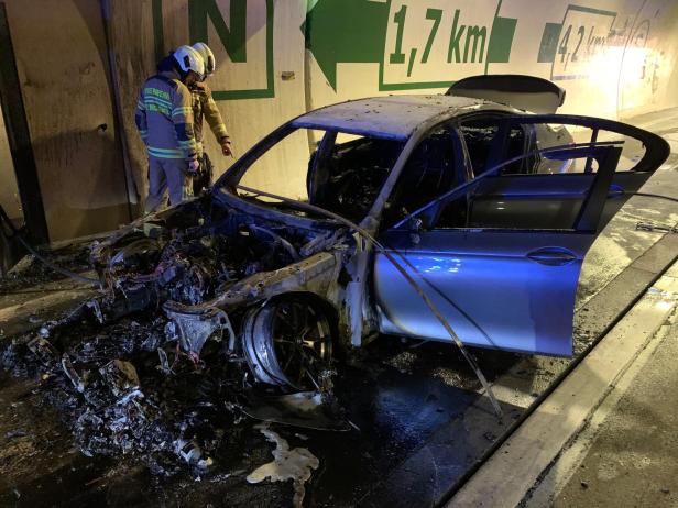 Brand im Katschbergtunnel: Soldaten beruhigten Menge mit Spontankonzert