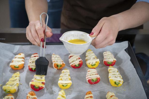 Gartenfrisch aus dem Kochsalon: Gefüllte und ummantelte Snackpaprika