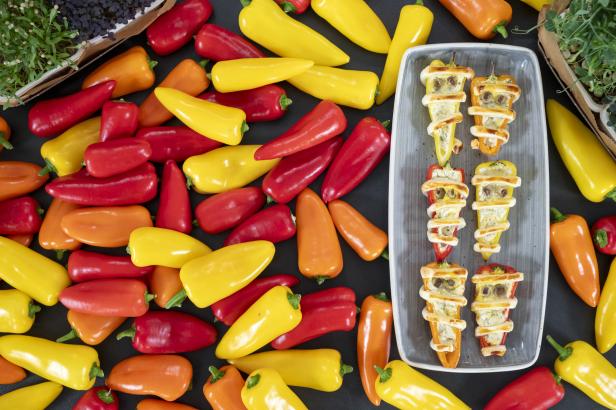 Gartenfrisch aus dem Kochsalon: Gefüllte und ummantelte Snackpaprika