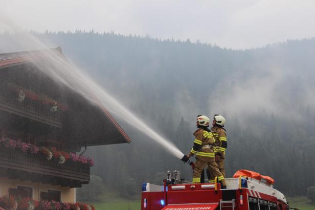 ++ HANDOUT ++ SALZBURG: FEUER IN EINEM HOTEL IM PONGAU AUSGEBROCHEN