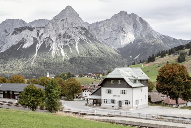 Ästhetik statt Kitsch: Imposante Gästehäuser in den Alpen