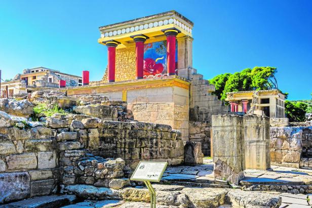 Die alten Mauern von Knossos in der Nähe von Heraklion. Die Ruinen der minoischen Paläste sind die größte archäologische Stätte aller Paläste auf der Mittelmeerinsel Kreta, UNESCO-Tentativliste.