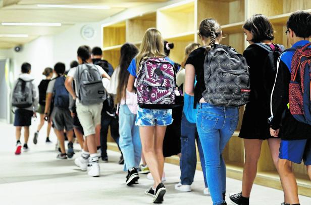 The first day of the new school year after summer break in France