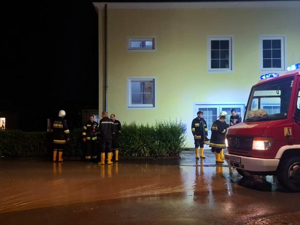 Unwetterchaos in NÖ: Hollabrunn "unter Wasser", über 100 Einsätze