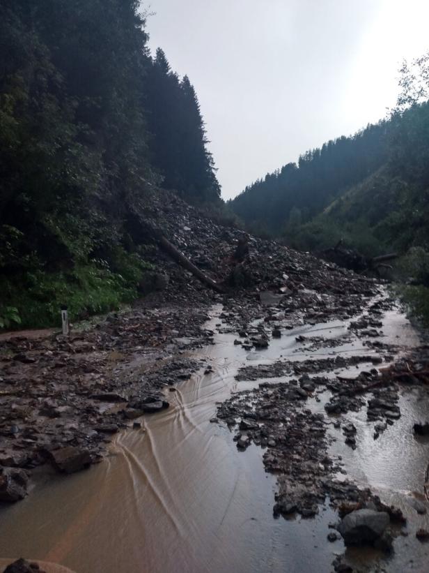 Unwetterchaos in NÖ: Hollabrunn "unter Wasser", über 100 Einsätze