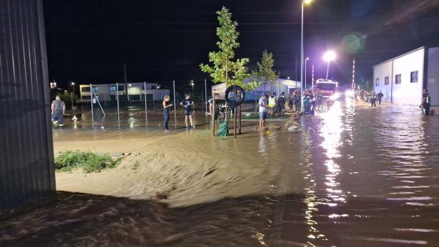 ++ HANDOUT ++ NIEDERÖSTERREICH: UNWETTER: AUFRÄUMARBEITEN UND ERNEUTE GEWITTER IN NIEDERÖSTERREICH