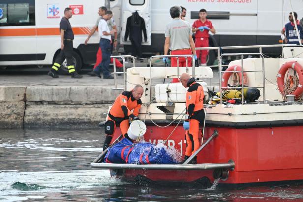 ITALY-MARITIME-ACCIDENT-BRITAIN