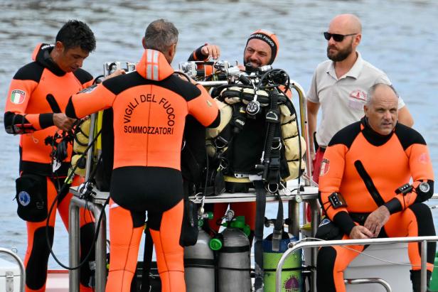 ITALY-MARITIME-ACCIDENT-BRITAIN