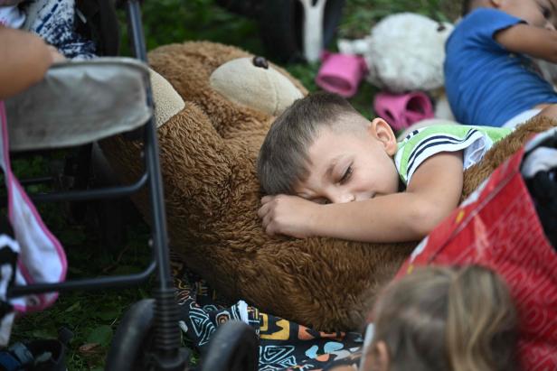 Warum Orbán ukrainische Kinder auf die Straße setzt 