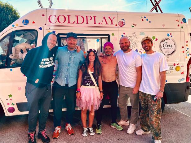 Mit Coldplay auf Tour: Der Superfan im Campervan