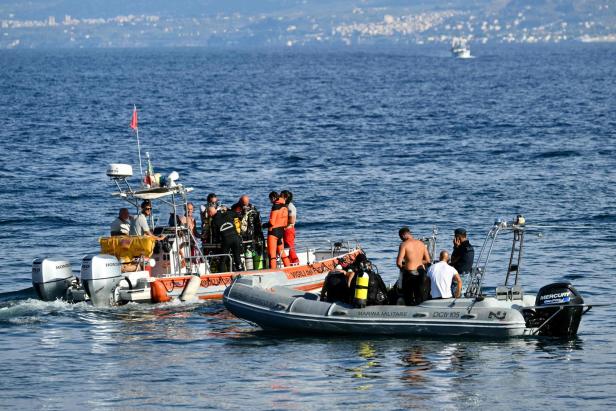 ITALY-MARITIME-ACCIDENT-BRITAIN