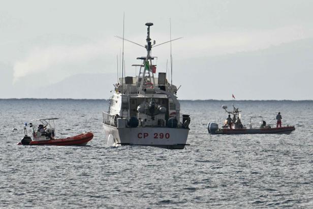 ITALY-MARITIME-ACCIDENT-BRITAIN