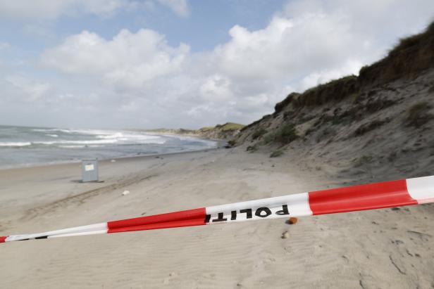 Nordseestrand: Zwei Buben (9, 12) beim Spielen von Sandmassen erdrückt, beide tot