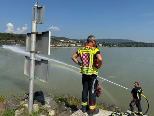 NÖ: Feuerwehren bekämpften Ölfilm auf der Donau