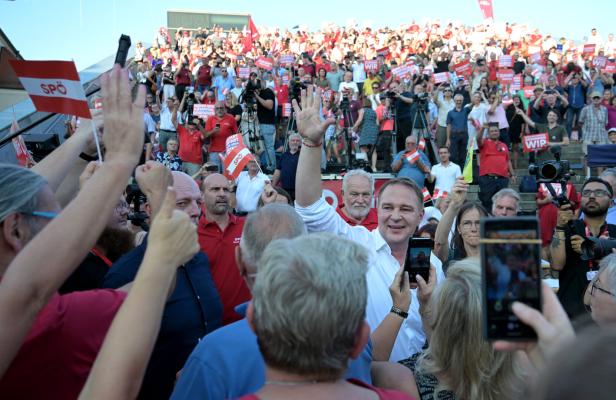 Kämpferischer Babler beim SPÖ-Wahlkampf-Auftakt in Linz