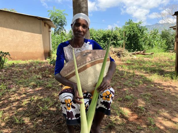 Tradition trifft Tourismus: Ein Besuch bei Weberinnen in Kenia 