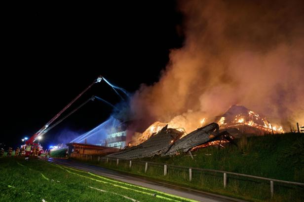 Großbrand bei Pongauer Ferienhof: Schaden in Millionenhöhe