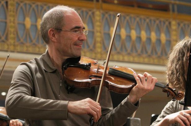 Jurist und Violinist: Peter Gassler ist als Konzertmeister der Kapitän des Ensembles