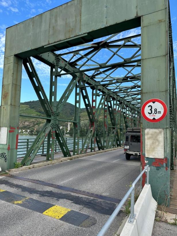 Konflikt um Mauterner Donaubrücke: Land lässt Behelfsbrücke doch prüfen