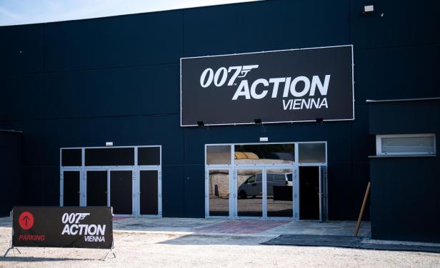 ERÖFFNUNG AUSSTELLUNG "007 ACTION VIENNA - OFFICIAL JAMES BOND COLLECTION"