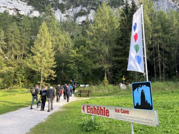 Zerbrechliche Töne in der Eishöhle des Zauberbergs