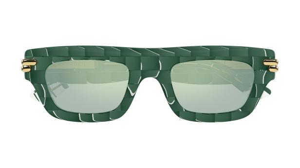 Eine grüne, gewebte Sonnenbrille von Bottega Veneta mit goldenen Akzenten.