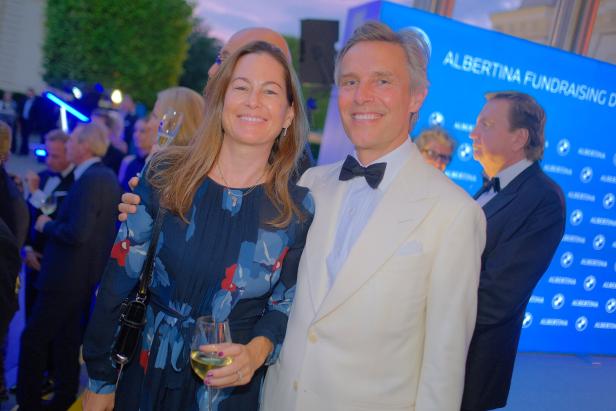 Überraschung beim Fundraising-Dinner für Albertina-Direktor Schröder