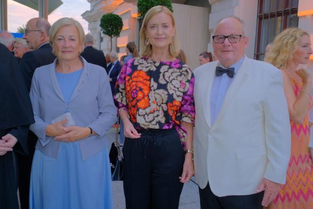 Überraschung beim Fundraising-Dinner für Albertina-Direktor Schröder