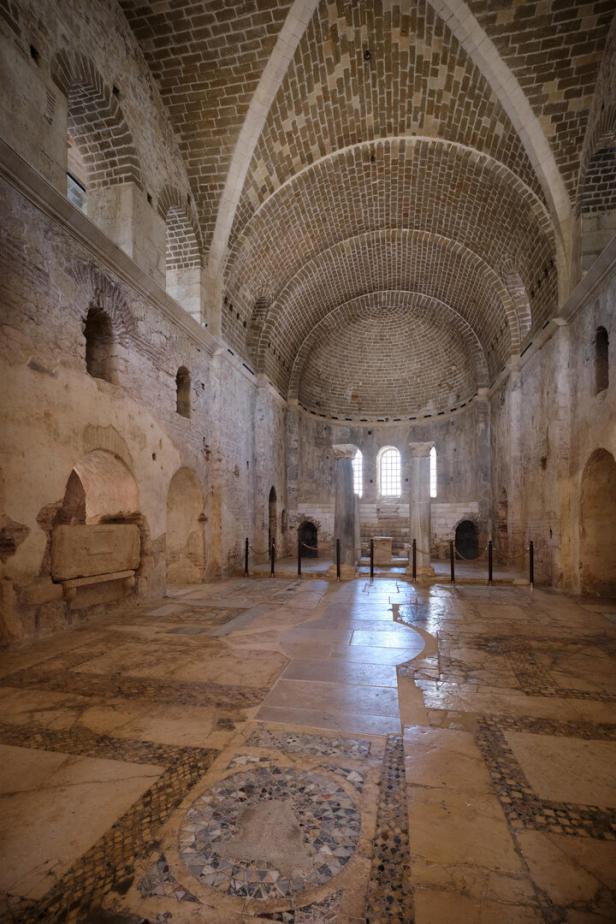 Die Nikolaskirche in Myra von innen.