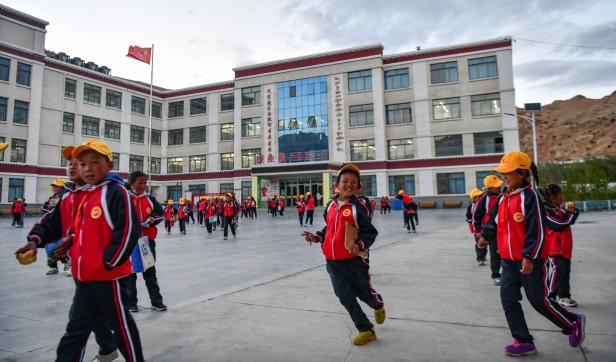 Land der gestohlenen Kinder: Ein Tibeter erzählt von der Schulzeit im chinesischen Internat