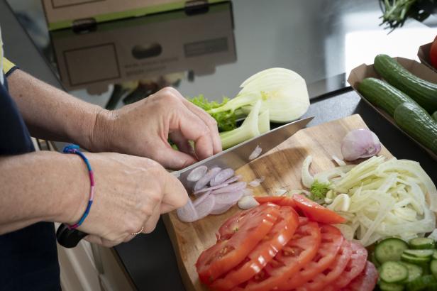 Gartenfrisch aus dem Kochsalon: Honig-Ingwer-Schwein mit vietnamesischem Paradeisersalat