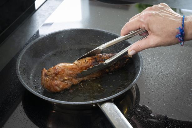 Gartenfrisch aus dem Kochsalon: Honig-Ingwer-Schwein mit vietnamesischem Paradeisersalat