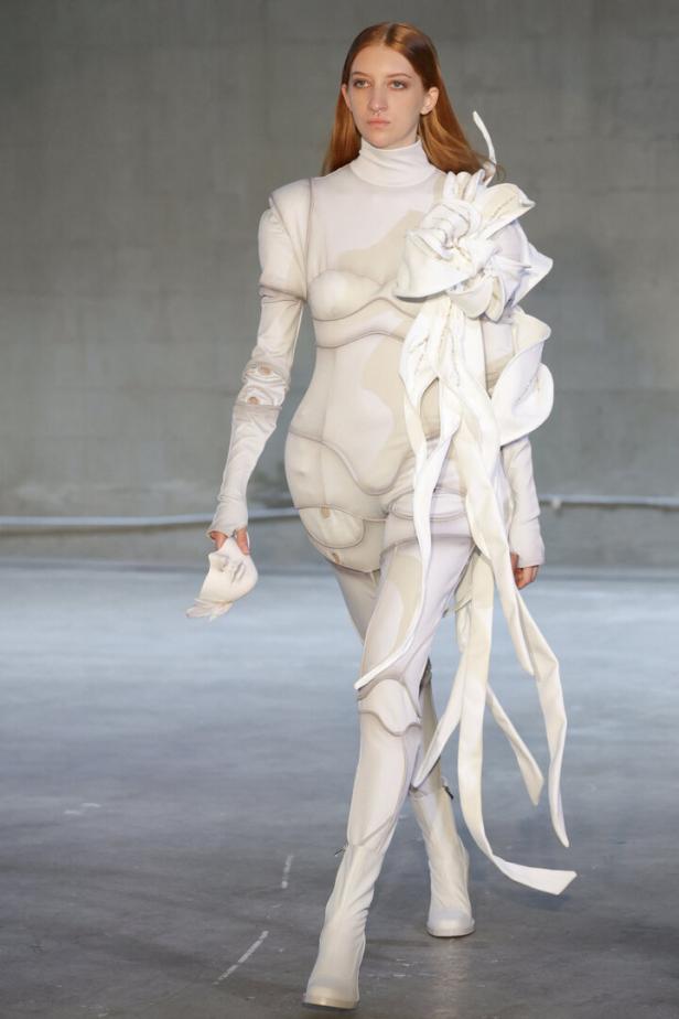 New York Fashion Week 2024 für Spring/Summer '25: Modell der Parsons School.
