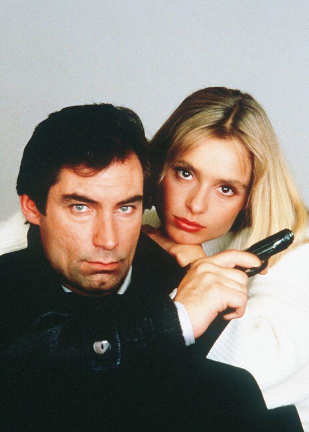 Timothy Dalton und Carey Lowell in einer Szene aus dem James-Bond-Film „Lizenz zum Töten“.