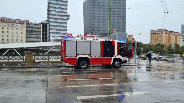 "Land unter" in Wien: Wienfluss rauscht "unentschärft" durch die Stadt