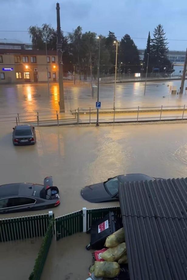 "So etwas noch nie erlebt": Wassermassen fluten St. Pölten