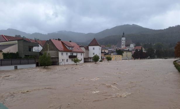 Dramatik in der Scheibbser Altstadt um 100-jährliches Hochwasser der Erlauf