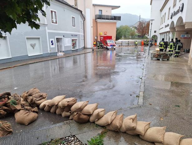 Dramatik in der Scheibbser Altstadt um 100-jährliches Hochwasser der Erlauf