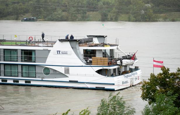 Passagiere eines Kreuzfahrtschiffs hängen in Wien fest