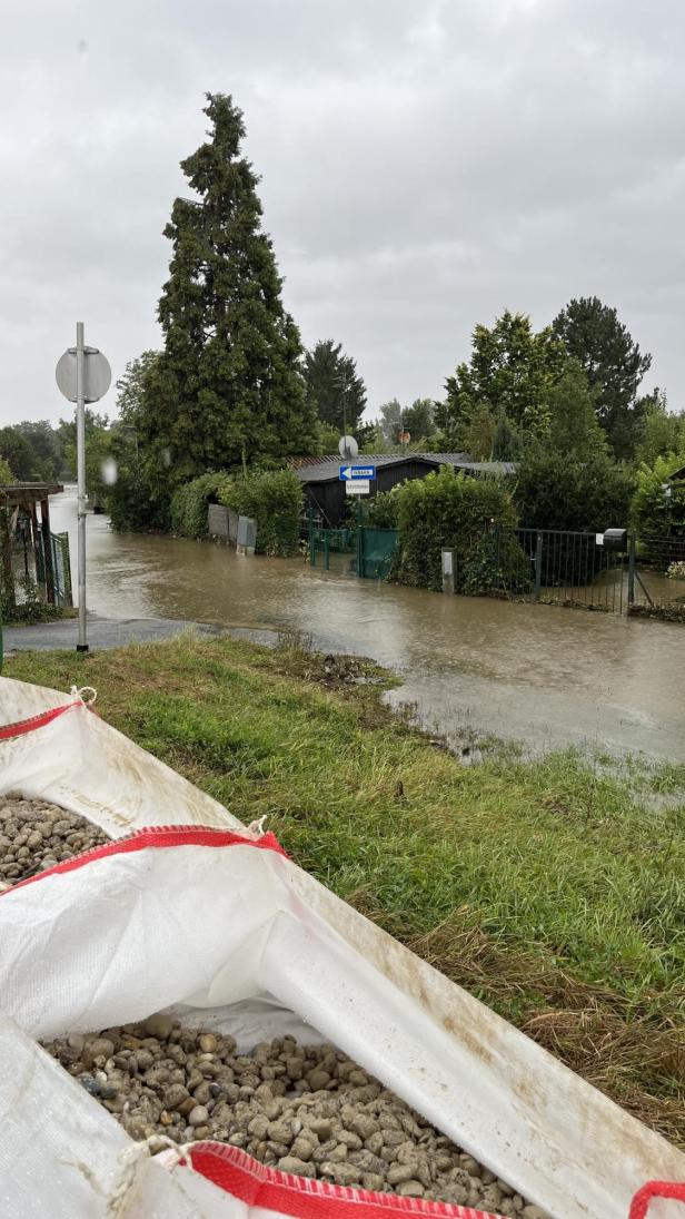 Weiter Bangen in Hadersdorf: "Eine schlimme Nacht kommt noch"