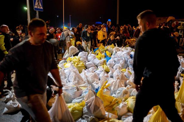 Hochwasser in Osteuropa: Kampf gegen die Fluten von Polen bis Rumänien