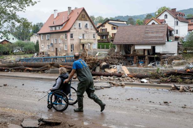 Hochwasser in Osteuropa: Kampf gegen die Fluten von Polen bis Rumänien