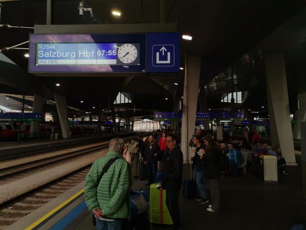 Westbahnstrecke wieder offen: Holpriger Start der ÖBB nach Unwetter