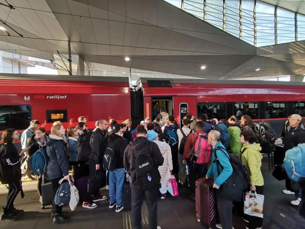 Westbahnstrecke wieder offen: Holpriger Start der ÖBB nach Unwetter