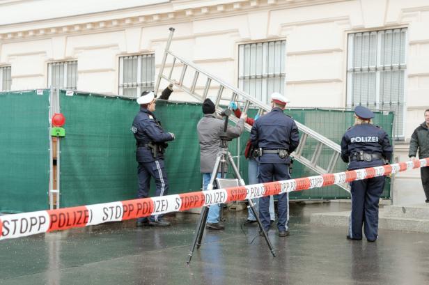 Wiener Polizei sucht mit Fotos nach Mörder mit Rechen