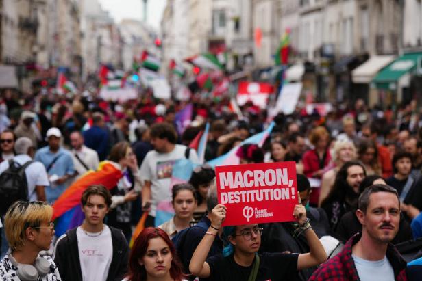 FRANCE-POLITICS-GOVERNMENT-DEMO