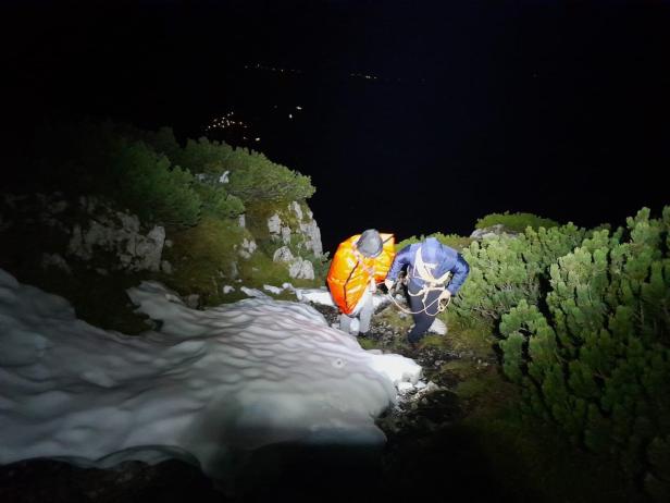 Verirrt im verschneiten Gelände: Familie aus Bergnot gerettet